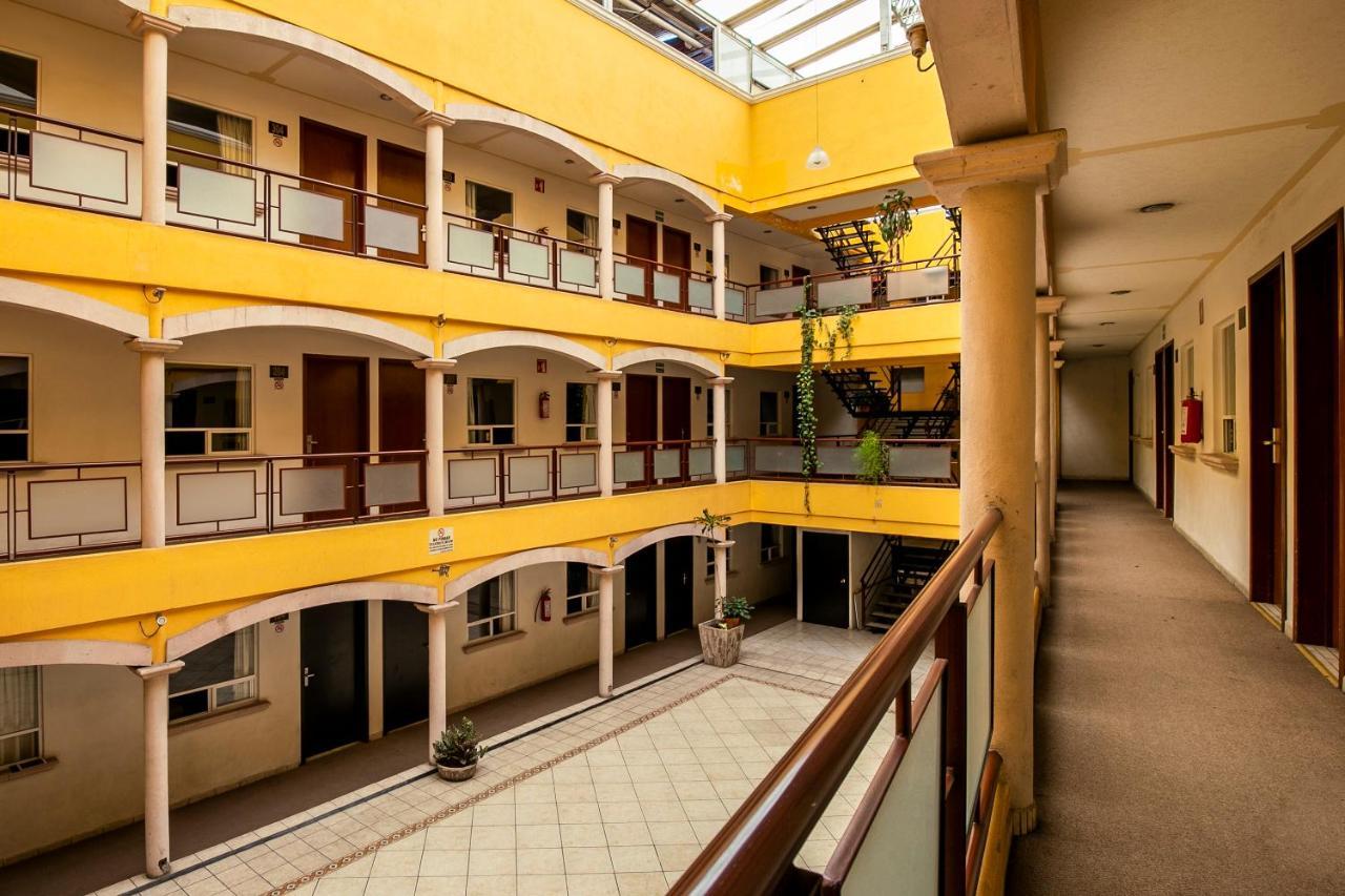 Capital O Hotel Victoria מורליה מראה חיצוני תמונה