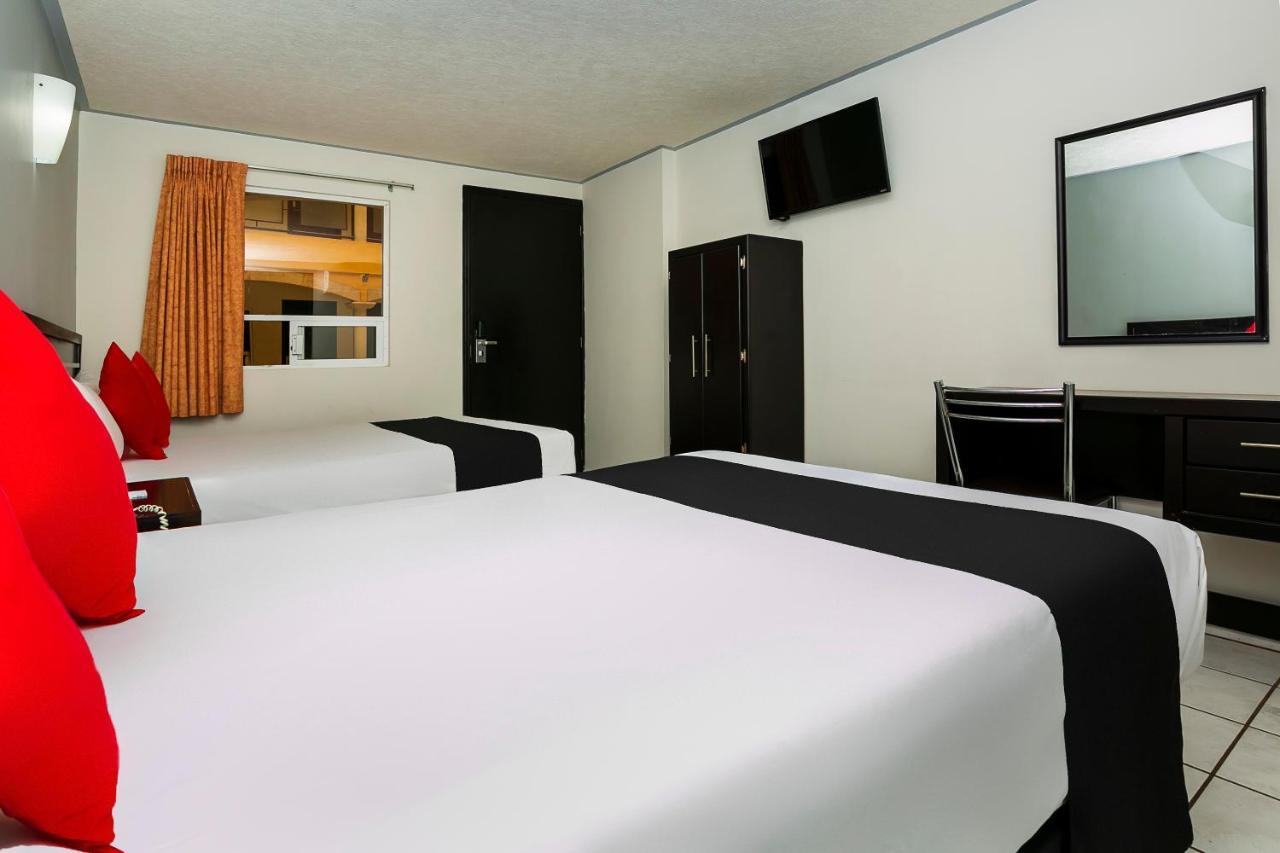 Capital O Hotel Victoria מורליה מראה חיצוני תמונה