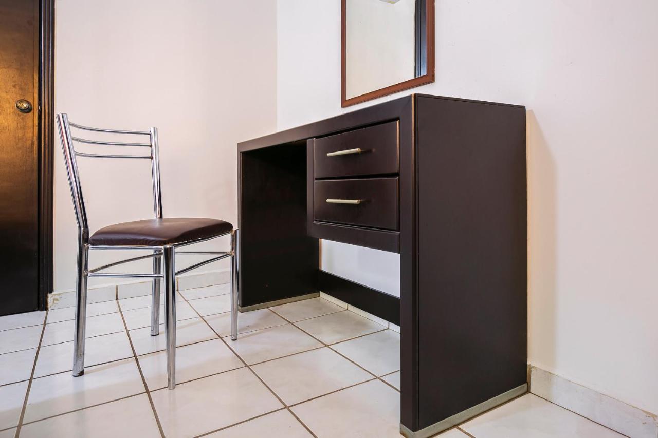Capital O Hotel Victoria מורליה מראה חיצוני תמונה