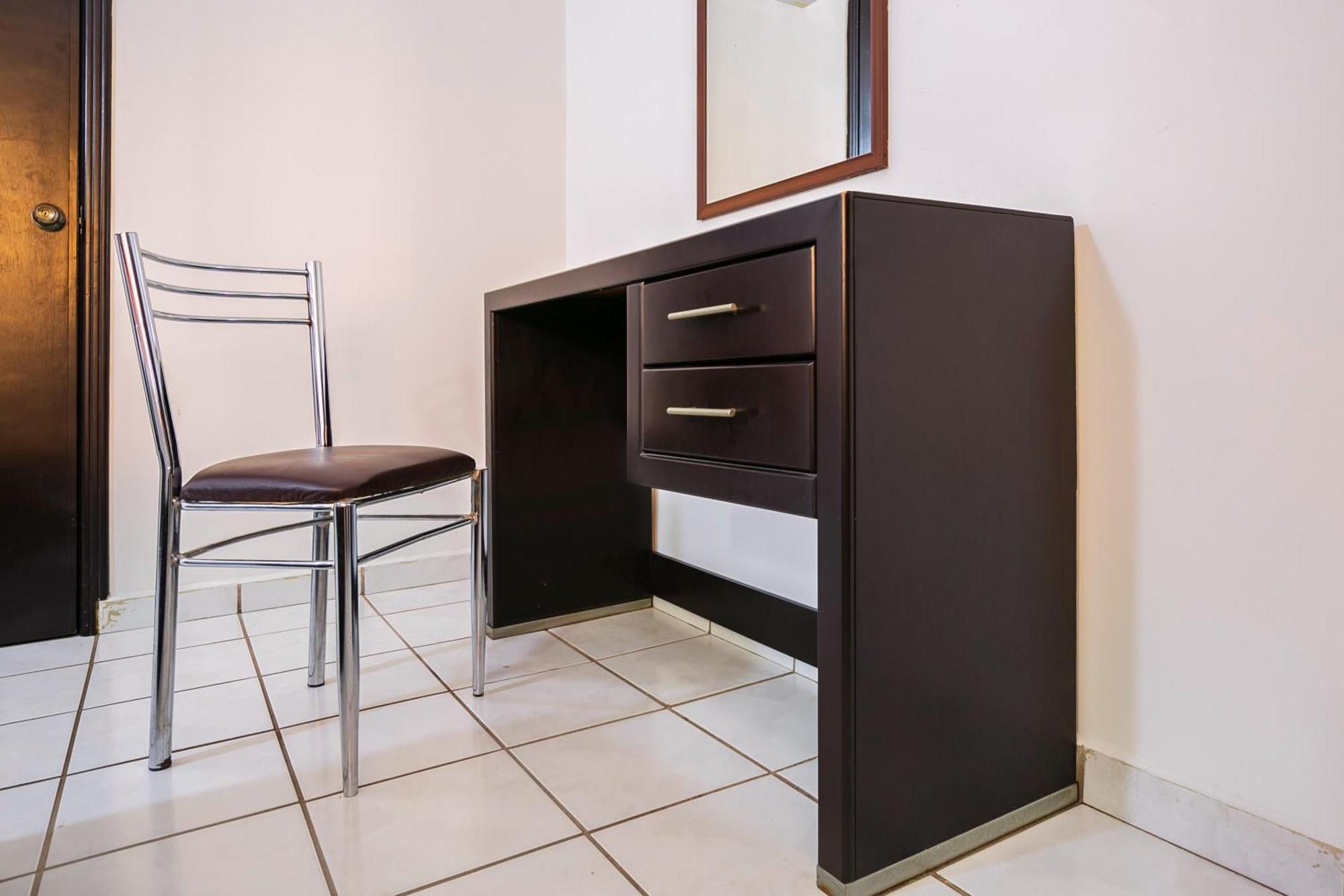 Capital O Hotel Victoria מורליה מראה חיצוני תמונה