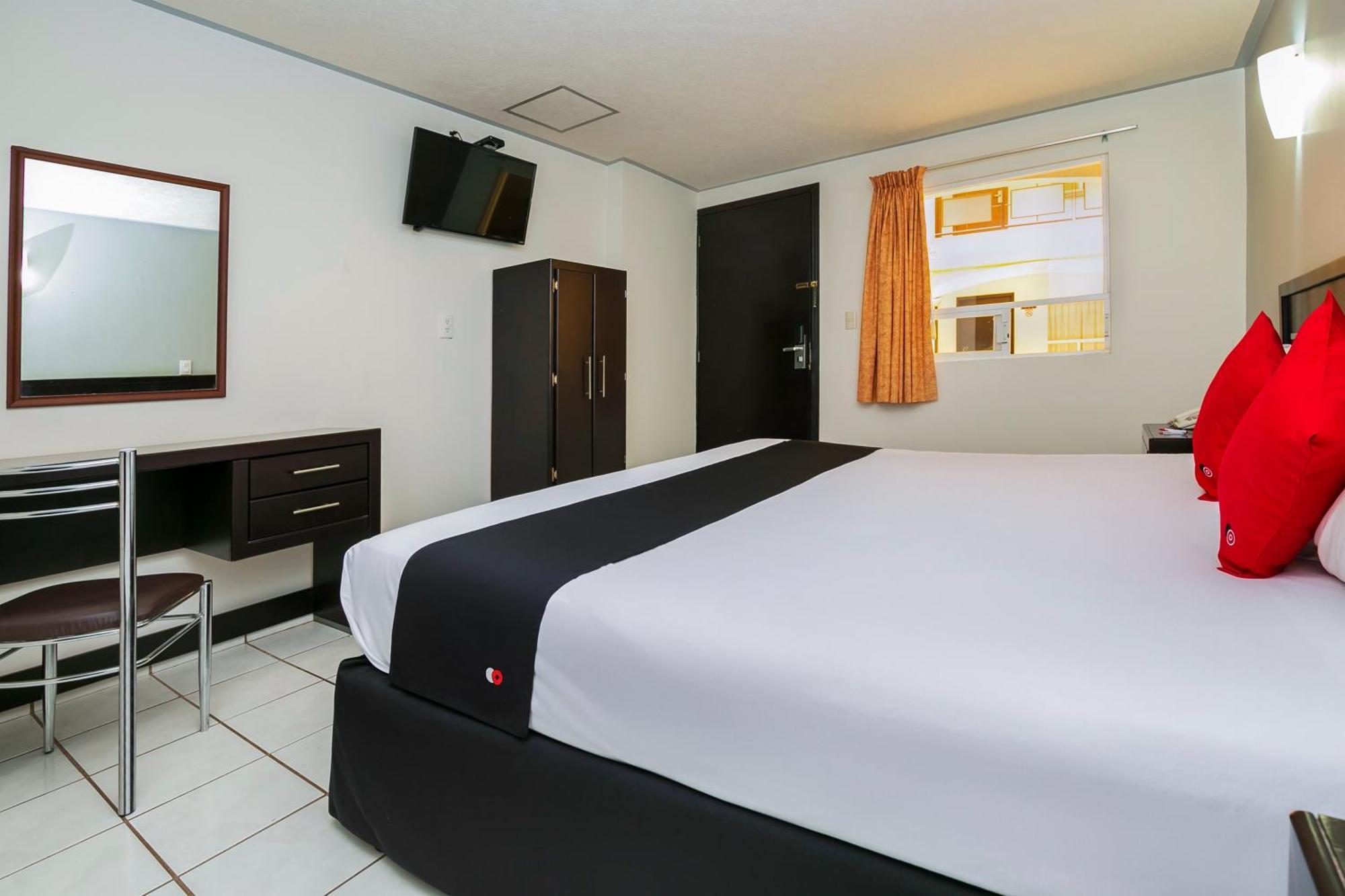 Capital O Hotel Victoria מורליה מראה חיצוני תמונה