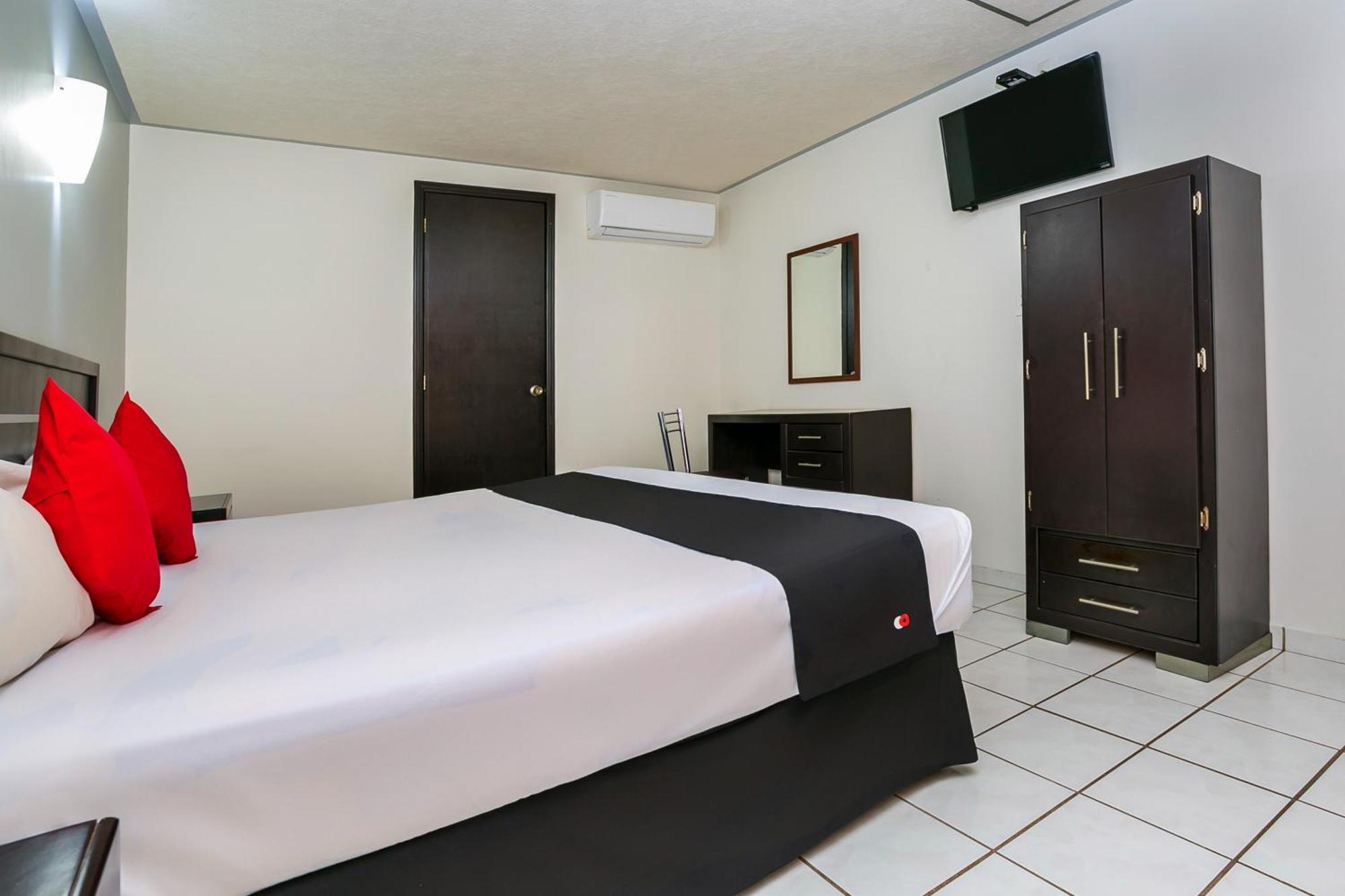 Capital O Hotel Victoria מורליה מראה חיצוני תמונה